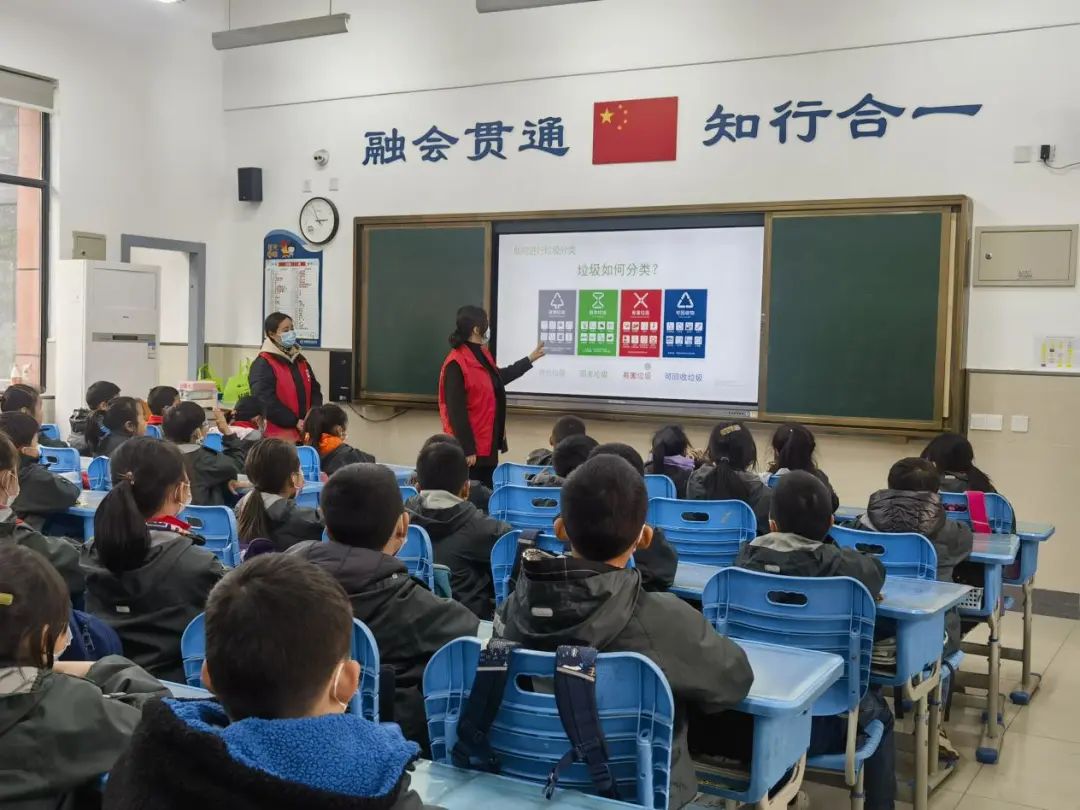 華展貓先生，垃圾分類項目活動現(xiàn)場，智能垃圾分類廠家.jpg