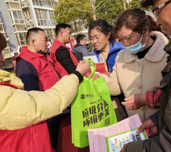 貓先生，垃圾分類(lèi)示范小區(qū)建設(shè)，智能垃圾房廠(chǎng)家